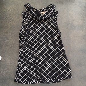 Banana Republic black and white sleeveless blouse